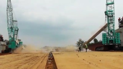 Foto: Detik-detik Ambruknya Pilar Beton di Proyek Tol Pemalang-Batang