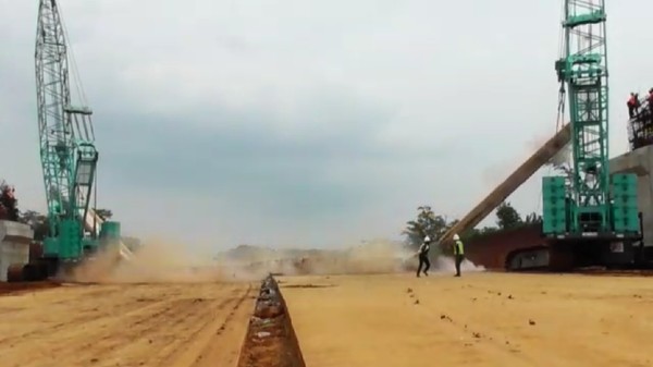 Foto: Detik-detik Ambruknya Pilar Beton di Proyek Tol Pemalang-Batang