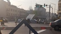 Demonstrasi menentang pemerintah tersebar di beberapa kota besar Iran. Protes yang awalnya disebabkan oleh kenaikan harga akhirnya meluas ke isu lebih umum seperti peraturan keagamaan dan kebijakan pemerintah.