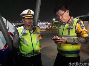 Kakorlantas: Ada Tabrakan Bus dengan Mobil di Tol Cikampek Km 56