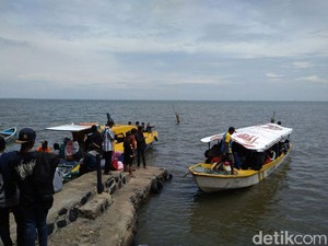 Ini Pantai dengan Hiu Tutul yang Didatangi Menteri Susi