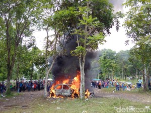 Cerita Pemilik Mobil Sedan yang Terbakar di Parkiran Merapi Park