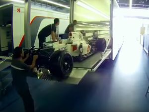 Mengintip Proses Pengangkutan Mobil F1 di Setiap Balapan