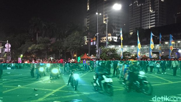 Lalin di Thamrin Kembali Dibuka Usai Perayaan Tahun Baru 2018