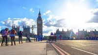 Kalau foto Fazza yang satu ini pasti bisa kamu tebak. Benar, di London! (Instagram/faz3)