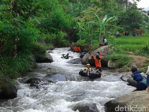 Yuk, Isi Liburan di Wisata Tubing Sungai Mendak Lereng Wilis