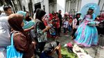 Gatotkaca Melayang Hingga Nona Belanda Pukau Pengunjung Kota Tua