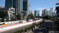 Sejumlah proyek juga terhenti.