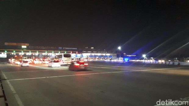 Pantau Arus Balik di Cikarang Utama, Kakorlantas: Cukup Padat