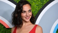 Forbes menetapkan Gal Gadot sebagai salah satu aktris berpendapatan tinggi tahun 2017 lalu. Foto: (Getty)