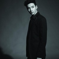 Won Bin masih saja digilai oleh wanita meski dirinya sudah menikah. Lihat saja pesonanya dengan wajah rupawan. Foto: Istimewa