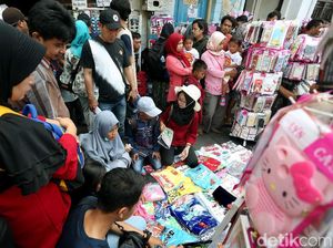 Libur Tahun Baru, PKL Kota Tua Kebanjiran Rezeki