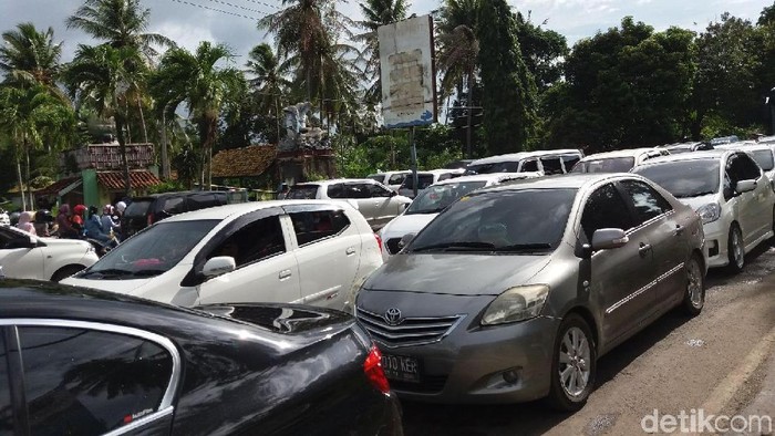Libur Tahun Baru, Anyer Arah Jakarta Macet 15 Km