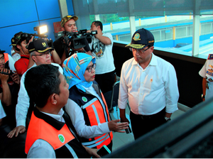 Menhub Tinjau Puncak Arus Balik Libur Tahun Baru di GT Cikarang Utama