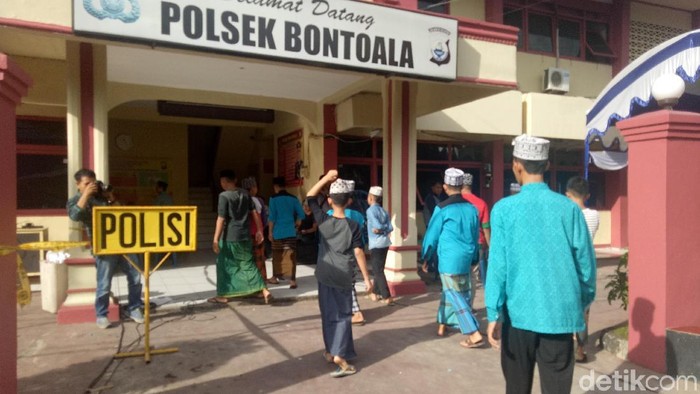 Olah TKP di Polsek Bontoala Selesai, Polisi Kantongi Sejumlah Bukti