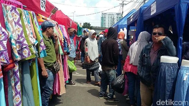 Mau Belanja di PKL Tanah Abang? Ini Lho Daftar Harganya