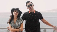 Namun hubungan mereka masih sebatas menjalin asmara satu sama lain. Foto: (instagram indpriw)