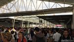 Penumpang Membeludak di Stasiun Bogor saat Libur Tahun Baru