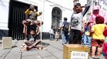 Gatotkaca Melayang Hingga Nona Belanda Pukau Pengunjung Kota Tua