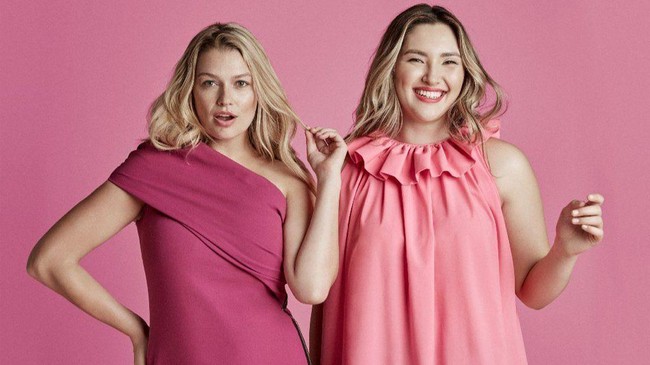 11 Honoré memutuskan untuk menyatukan kesenjangan antara desainer dan fashionista bertubuh gemuk. Toko online ini pun mencetak sejarah pertama yang menawarkan pakaian mewah dari berbagai desainer favorit, termasuk Michael Kors, Prabal Gurung, Monique Lhuillier, dan La Ligne, dan secara eksklusif menciptakan ukuran 10 sampai 20. Foto: Twitter