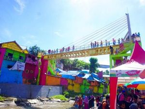 Mengintip Kampung Pelangi yang Hits di Malang