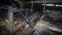 Pemadam Kebakaran Merseyside mengatakan berdasarkan penyelidikan awal insiden itu terjadi secara tidak sengaja dari sebuah mobil kemudian api menyebar ke kendaraan lainnya. Merseyside Fire & Rescue Service/Handout via REUTERS.