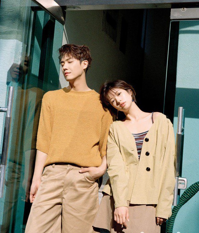 Pakai baju berwarna senada, pemotretan yang dilakukan pada Juni 2017 sudah memperlihatkan kalau keduanya memang akrab di dalam atau luar syuting. Foto: Marie Claire