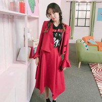 Wanita 30 tahun itu sering mengandalkan coat dan jaket ketika bepergian. Foto: Instagram Juppal