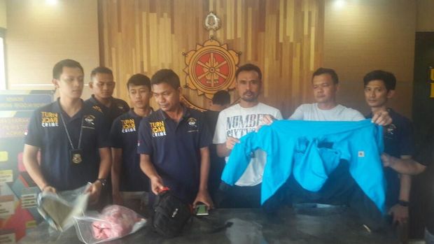 Kompol Husni menjelaskan kronologis pembunuhan saat rilis