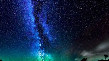 Foto menakjubkan Bima Sakti yang diambil di Isle of Wright. Foto: Space