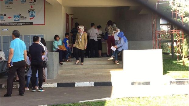 Ny Deisti Besuk Setya Novanto di Rutan KPK