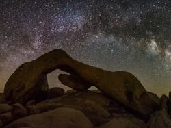 Pemandangan Galaksi Bima Sakti yang Bikin Takjub