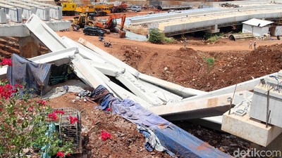 Foto-foto Beton Girder di Simpang Susun Tol Antasari yang Ambruk