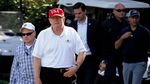 Gaya Trump Pulang Liburan Tahun Baru Naik Air Force One