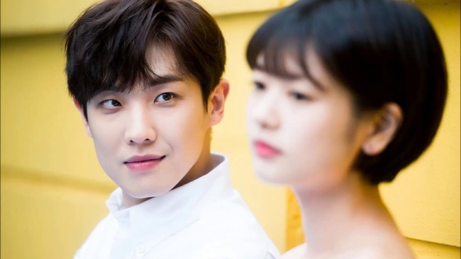 Chemistry keduanya di serial sebanyak 52 episode itu membuat penonton gemas sehingga mereka dielu-elukan sebagai OTP atau one true pairing. Tak disangka, keduanya benar-benar berpacaran di dunia nyata. Foto: Naver x Dispatch