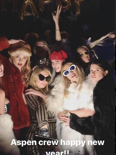 Rita Ora Pamer Foto Seduktif Tanpa Busana untuk Rayakan Tahun 2018