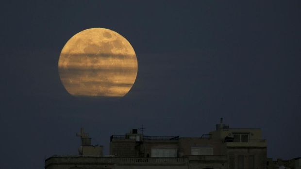 ilustrasi supermoon