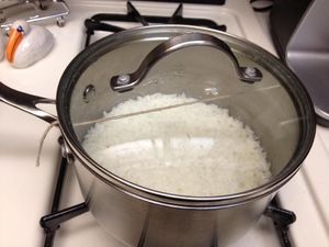 Cara Masak Nasi Gaya Chef Restoran hingga Camilan Sehat di Malam Hari