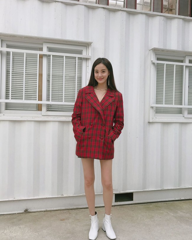 Pemain film The King itu pun jadi perbincangan sejak akhir tahun lalu setelah dikabarkan dekat dengan G-Dragon. Awal kedekatakan mereka tercium publik setelah video keduanya dalam aplikasi Kwai tersebar. Foto: Instagram Juppal