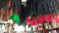 Harga barang dari China lebih murah karena biaya produksinya yang juga rendah.