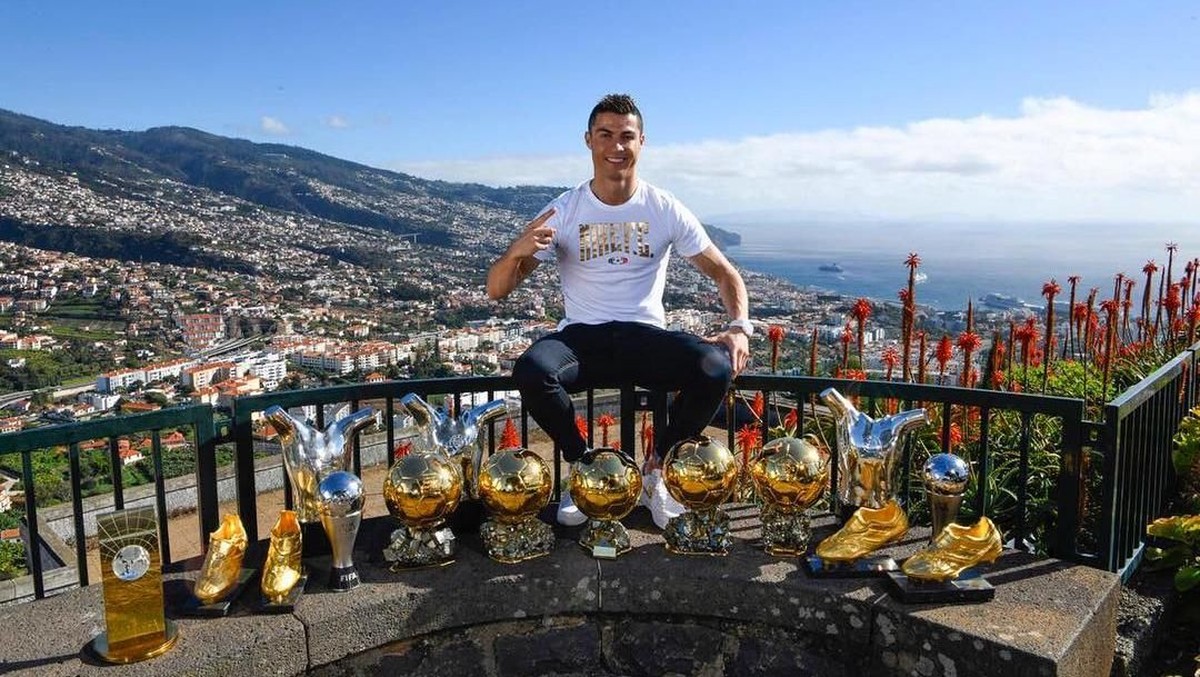 Cristiano Ronaldo sudah kenyang dengan Ballon dOr (Instagram @cristiano)