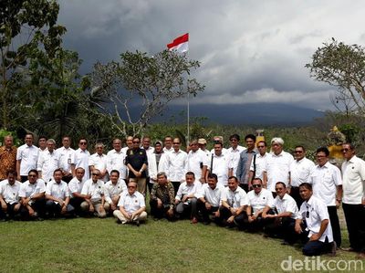 Jonan Gelar Rapat ESDM, Jaraknya 12 Km dari Gunung Agung