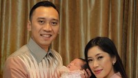 Edhie Baskoro Yudhoyono (Ibas) dan Aliya Rajasa dikaruniai putri pertama di awal Tahun Baru. Bayi perempuan mungil itu diberi nama Gayatri Idalia Yudhoyono dengan nama panggilan Gaia. Gaia lahir pada 1 Januari 2018 dengan panjang 48 cm dan berat 3,590 gram. (Foto: Dok. Istimewa)