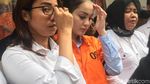 Tertangkap karena Narkoba, Jennifer Dunn Tertawa