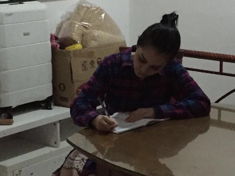 Kata Jennifer Dunn saat Ditangkap di Rumahnya: Aku Mohon Kasihan Aku! Kata Jennifer Dunn saat Ditangkap di Rumahnya: Aku Mohon Kasihan Aku!
