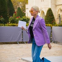 Berikutnya, jeans model ultra cuff atau jeans dengan fashion statement berupa gulungan pada bagian bawahnya. Gaya gulungannya beragam, mulai dari beda warna hingga potongan yang ekstra lebar. (Foto: ist.)