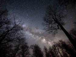 Pemandangan Galaksi Bima Sakti yang Bikin Takjub