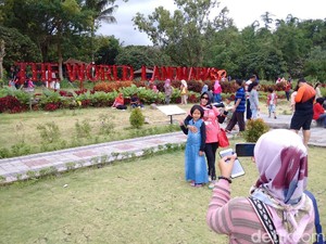 Tiket Masuk Merapi Park: The World Landmark, Buat yang Ingin Keliling Dunia