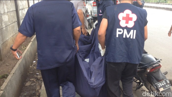 Diduga Terserempet Kereta, Seorang Pria Ditemukan Tewas di Cipinang