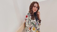Ia pun selalu terlihat menawan di setiap kesempatan. (Dok. Instagram/therealmomogeisha)